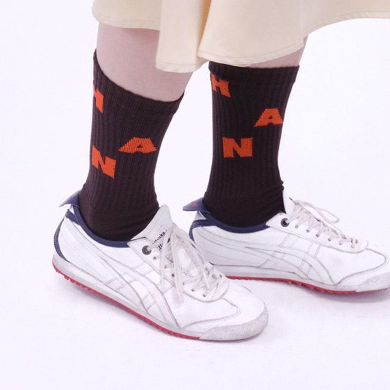 HANKY ALPHABET CREW SOCKS [Brown-Orange]