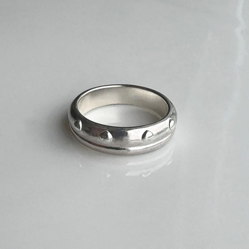 Monde Ligne Plump Heart Ring