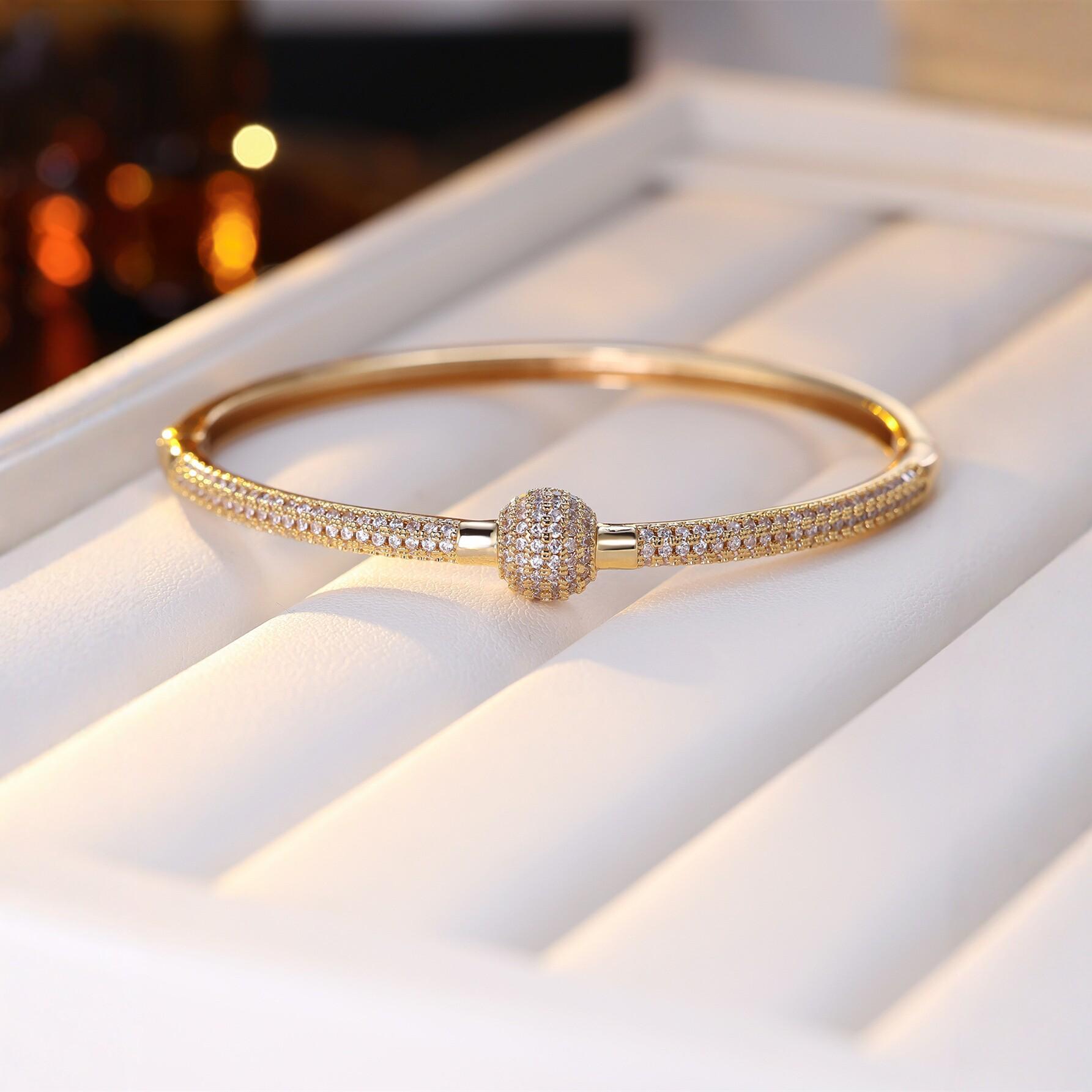 Fashionable, Luxurious, Versatile, High-end, Fully Set Zircon Planet Ladies  Annual Meeting Bracelet
