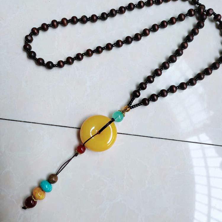 Náhrdelník s jantárovým príveskom v etnickom štýle, retiazka na sveter