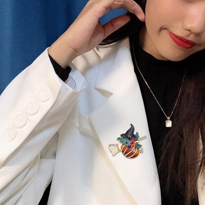 Halloween Witch Pumpkin Broomstick Brooch Cartoon Design Alloy Accessory For Festive Costume Party Gift