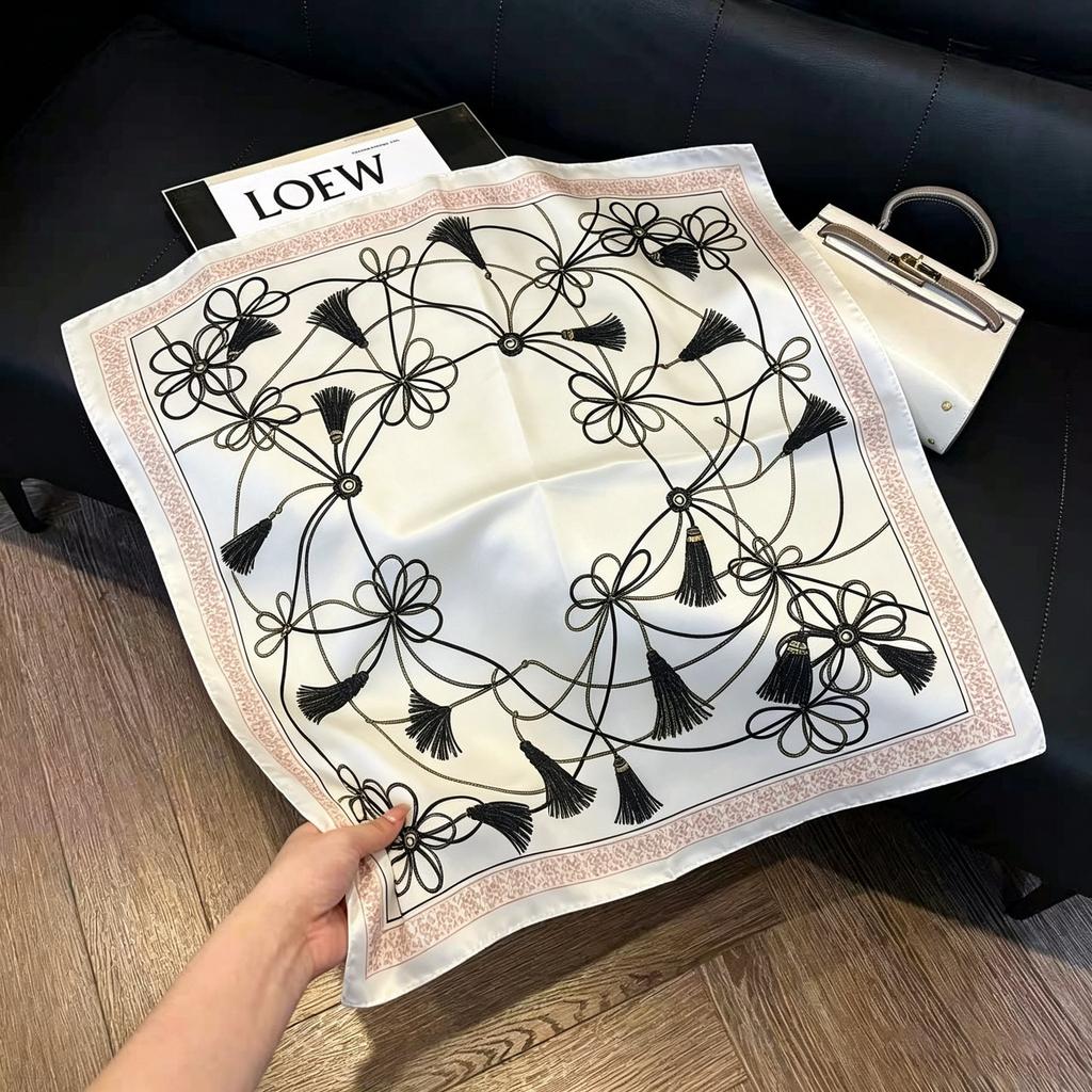 May Kaji Cashew Flower Square Scarf Retro Men's Silk Scarf Buckle British Style Scarf Men's Paisley Pattern Small Scarf Women