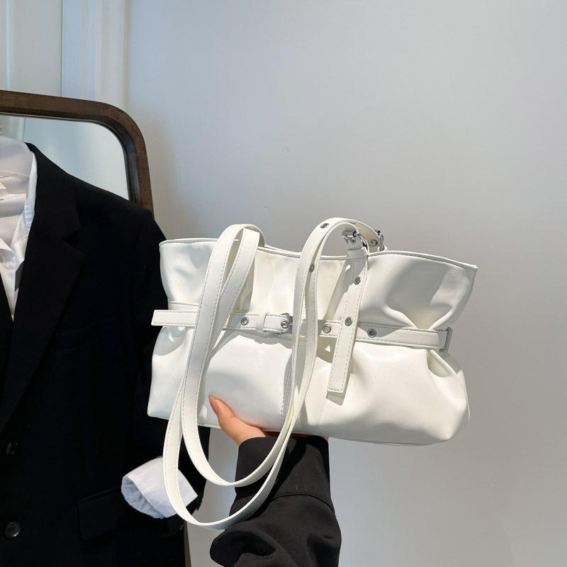 

Retro large-capacity bag women s new trendy fashion tote bag niche high-end single shoulder armpit bag белый