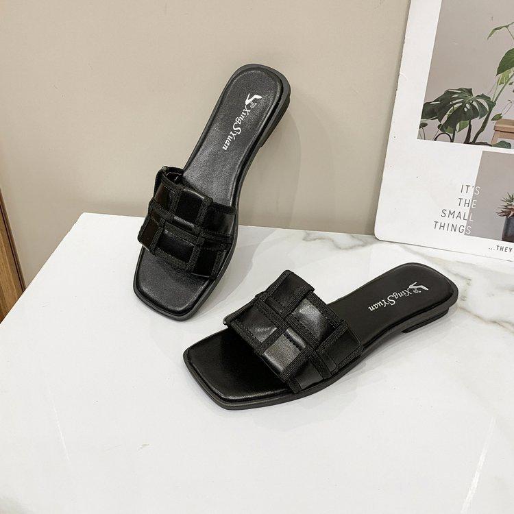 Korean version of the new summer design square head open-toed French flat-bottomed lazy beach cool slippers women's wear
