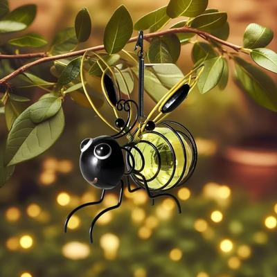 Solar Eisen Bienen Statue Mit LED Lichterkette Outdoor Wasserdicht Hängende Baumschmuck Für Zaun Hof Innenhof Garten Kunst Dekor