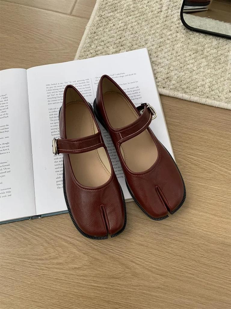 Chic Korean Style Vintage Flat Bottom Shoes Women's Slimming Casual Shoes 2025 Spring New Arrival Rubber Sole Shoes