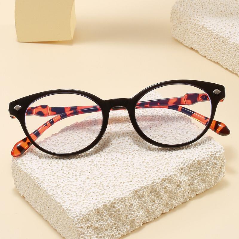 Retro and Minimalist Oval Eyeglass for Men and Women Frame Fashion Trendy Anti Blue Light Glasses Reading Eyewear Transparent Lenses