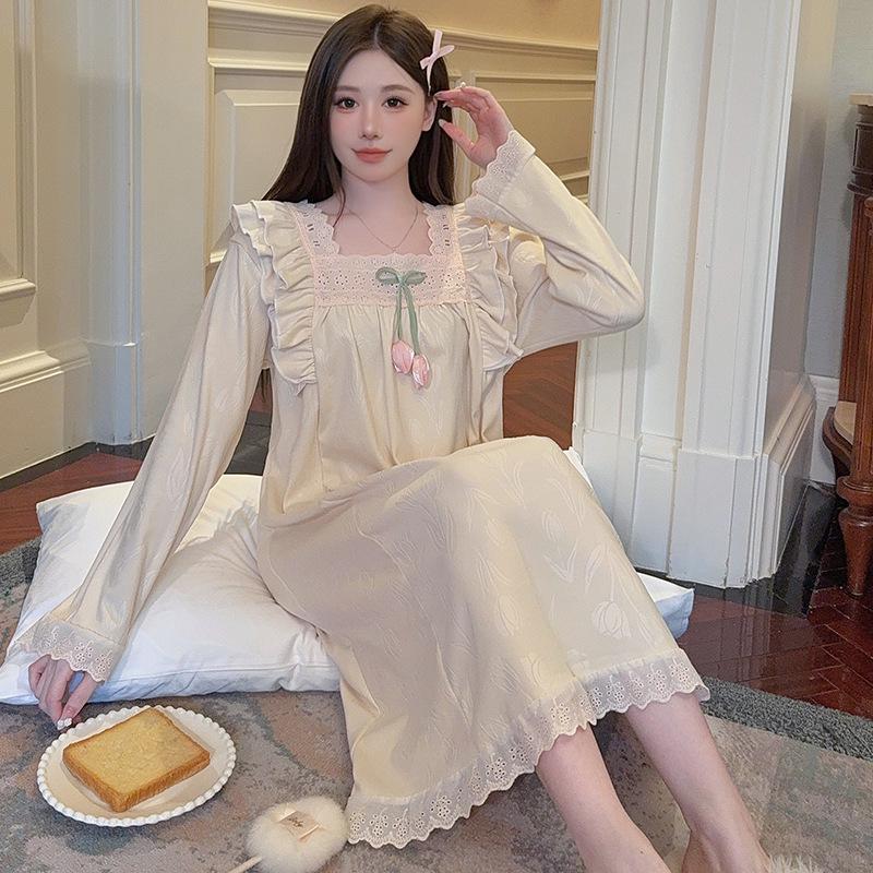 Velvet Nightgown: Women's 2025 Autumn/Winter Long Sleeve Court Princess Style, Sweet Plus Size Maternity Slimming Pajamas.