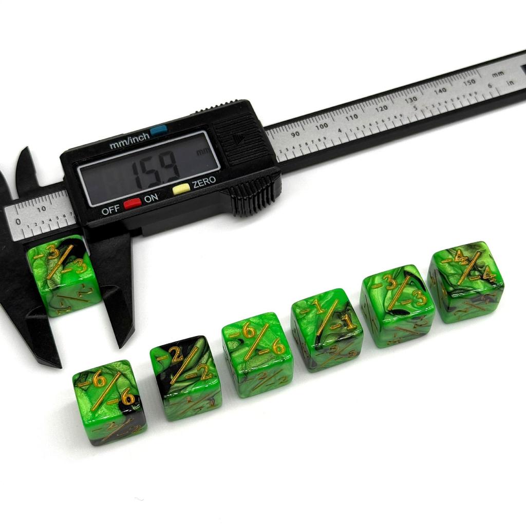 16mm Sada sčítacích a odčítacích kostek - Kostky s čísly a znaménky plus/minus pro stolní hry MTG