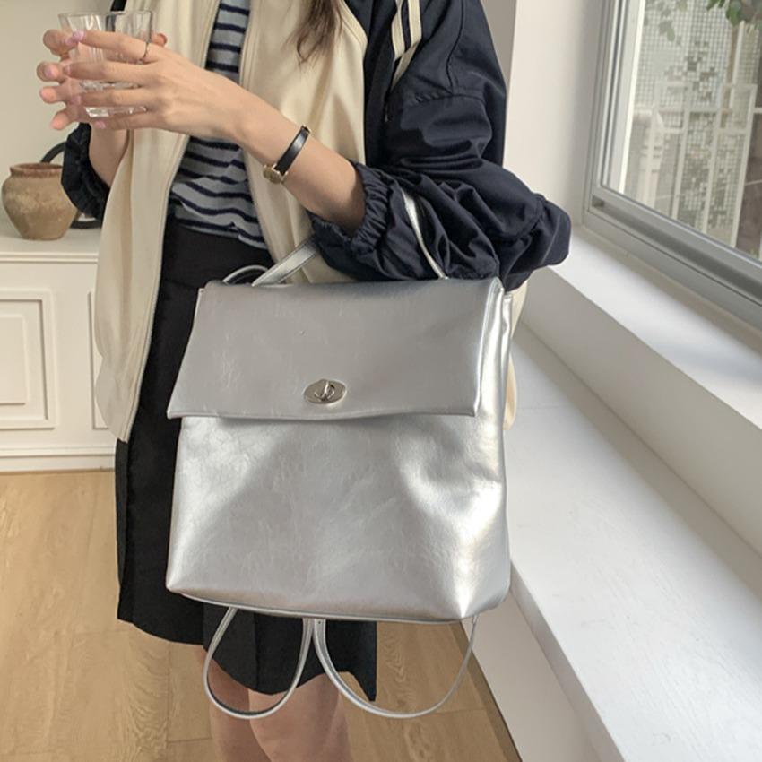 Niche Design Backpack for Women In Autumn and Winter New Silver Large Capacity Commuting Versatile College Students Backpack