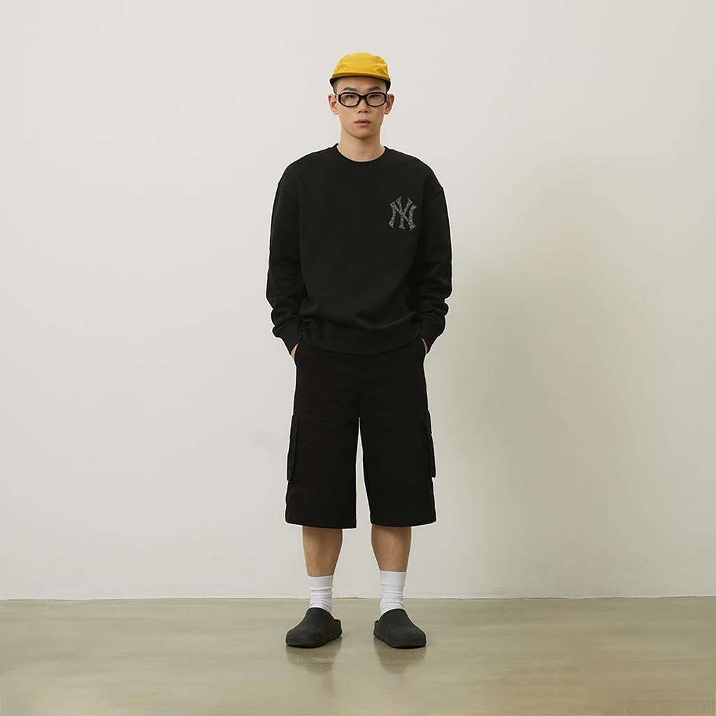 New MLB MONOGRAM Collection New York Yankees FW24 Sweatshirt Unisex Black 3AMTM0946-50BKS