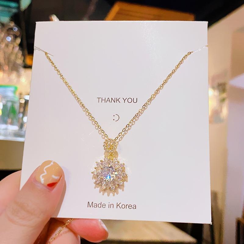 Women Light Luxury Full Diamond Zircon Flower Fashion Clavicle Necklace