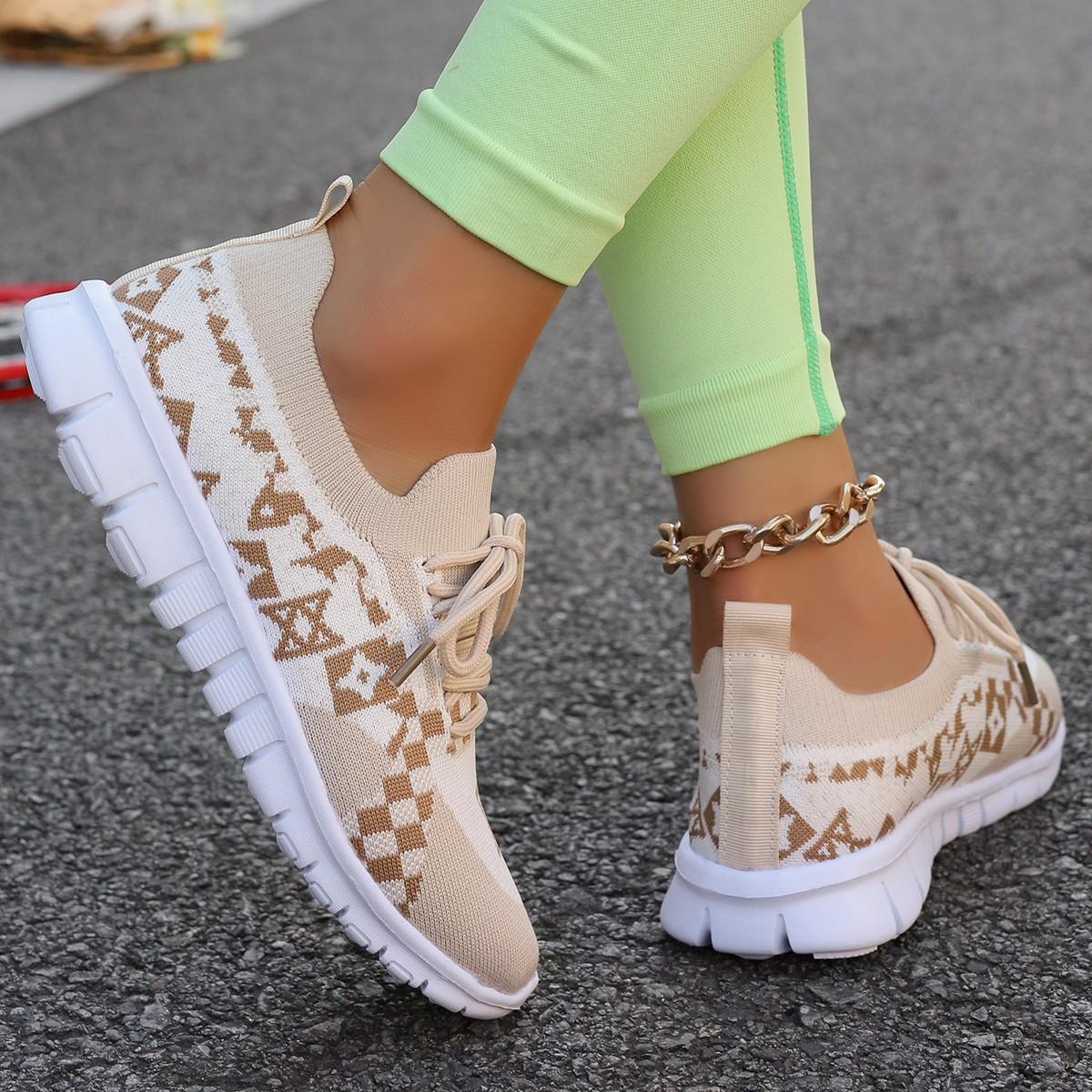 

Foreign trade four seasons new fly-woven breathable sports and leisure shoes women s large size round head lace-up knitted single shoes 43 бежевый