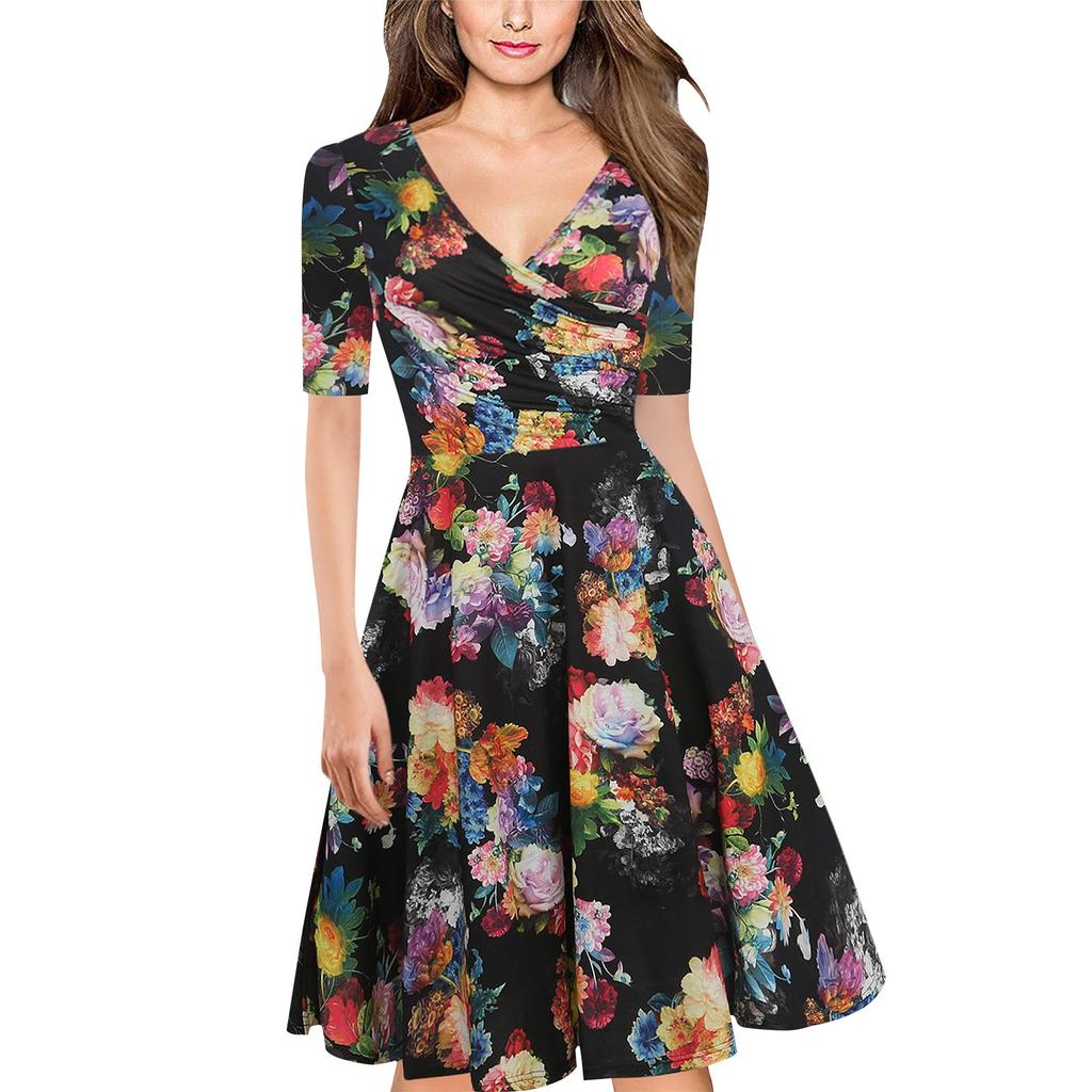 Damenkleid mit halblangen Ärmeln, V-Ausschnitt, plissiertem Bund, breitem Saum und schmaler Passform