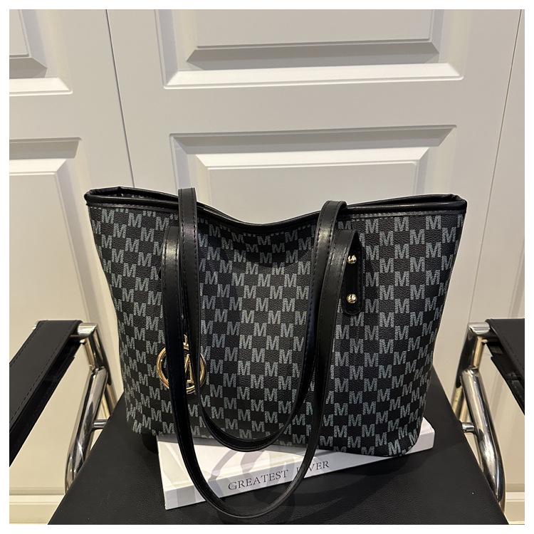 2025 Spring Women's Trendy Large Capacity Underarm Shoulder Tote Handbag