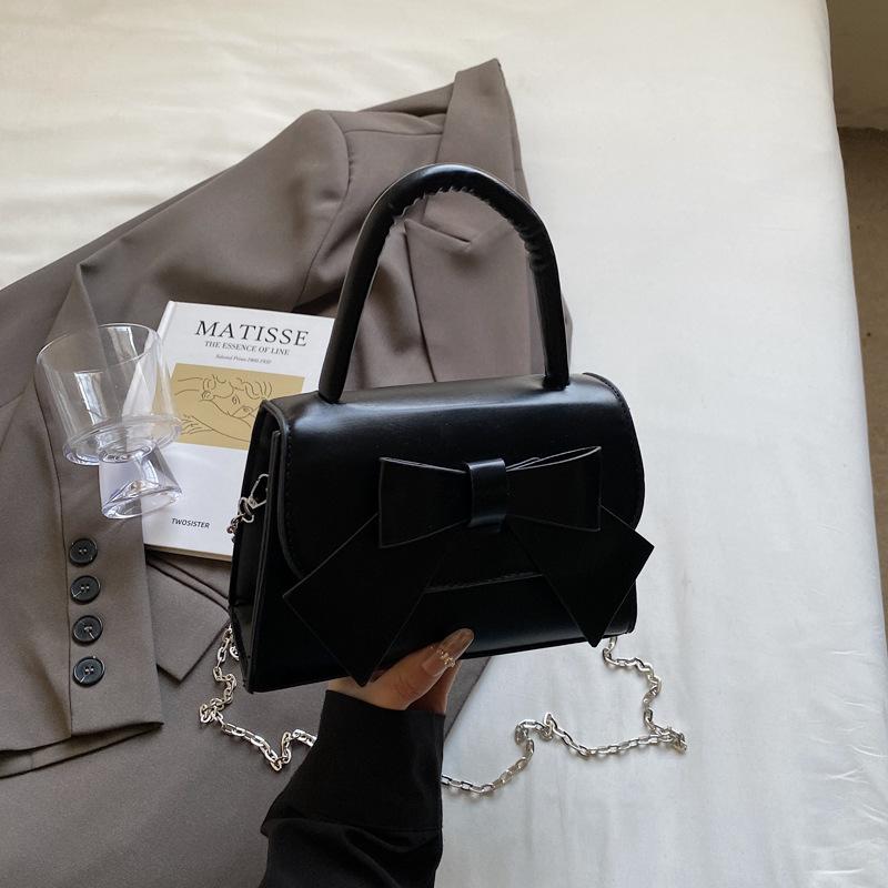 Textured niche messenger bag 2025 spring and summer this year popular bag bow foreign style mini bag design sense