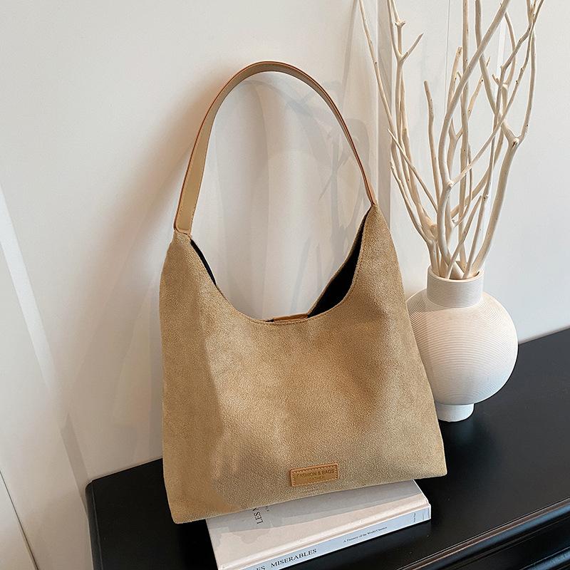 

Korean version of underarm bag women s fashion versatile large-capacity tote bag going out commuting portable shoulder bag casual women s bag хакі