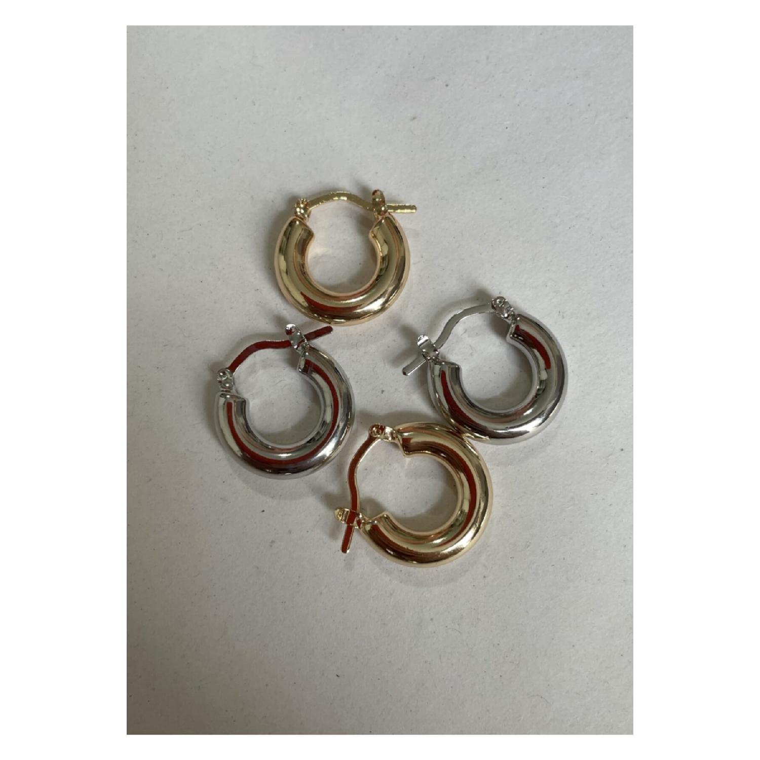 

Серьги-кольца золотого цвета