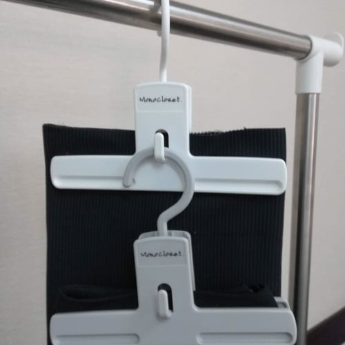 Shinko Hanger Bottom Clipper, 20cm Wide, Easy-to-Hang Clothes Hanger with Slim Design, Vertical Linking, Non-Slip, Swivel Hooks, Stylish Design for Sl