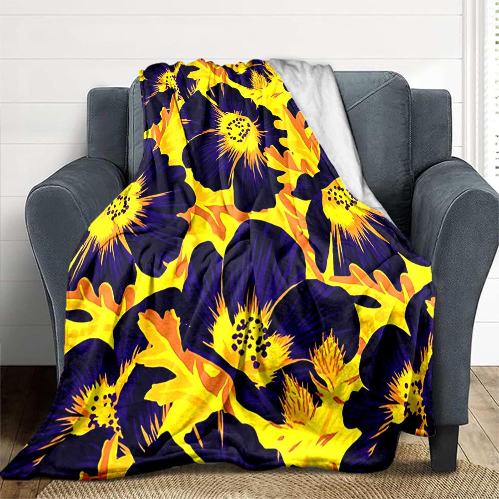 1pc Floral Pattern Blanket Warm, Cozy, And Soft, Suitable for Sofas, Beds, Cars, And Office Use.Perfect for Camping And Travel, Making It a Great Gift