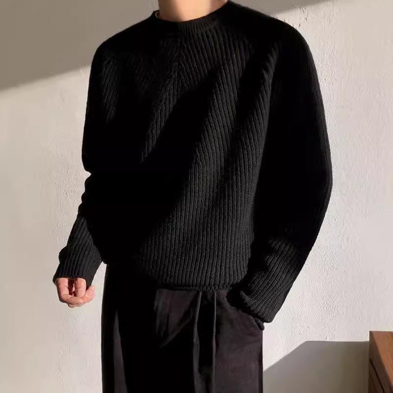 Men's Solid Color Korean Style Round Neck Knitted Sweater - Trendy Loose Fit for Autumn and Winter