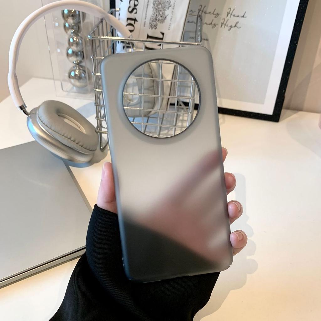 Applicable to Huawei Mate70Pro matte magnetic suction ice mist mobile phone case mate60pro ultra-thin skin feeling heat dissipation and anti-drop
