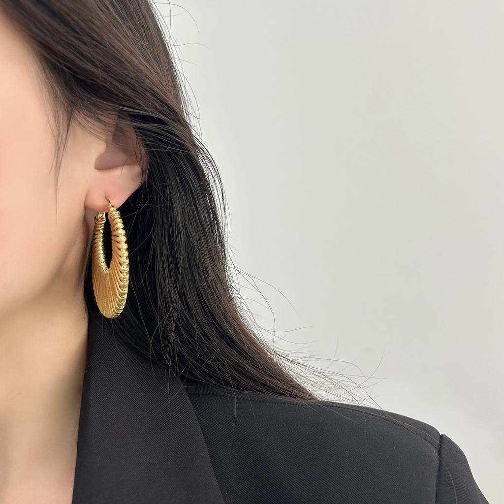Large Ring Radial Braided Earrings Earrings Rope Winding Light Luxury Fashion Eye-Catching High Sense Personality Unique Art