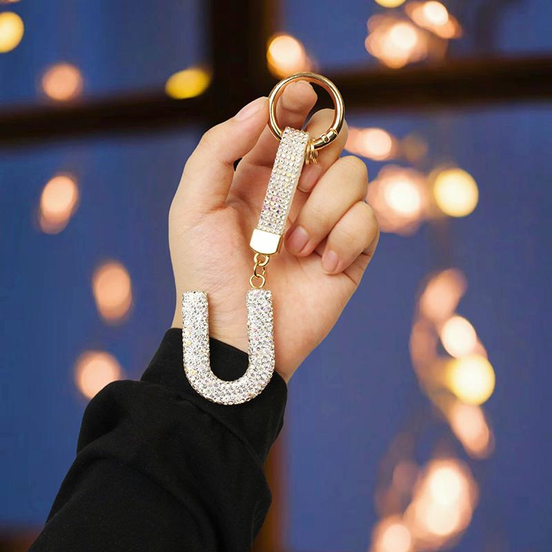 1PC Keychains Ideal Gift Letter Design Bling Key Ring Accessory Full Rhinestone Design Lucky Pendant 26 Alphabet Letters