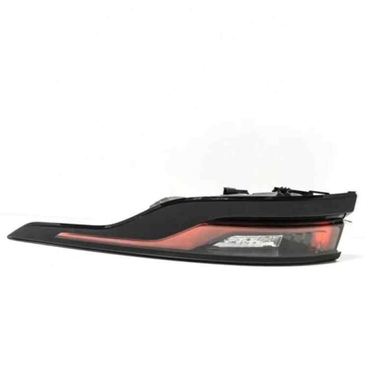 

LR111108/LR111106 Rear LED Flashing Center Tail Light Assembly for Land Rover Range Rover Velar. LR111108 & LR111106