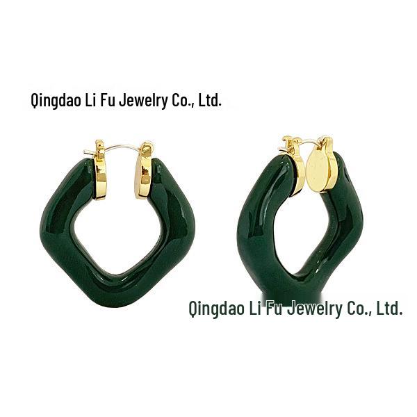 Lisa Style 2021 Trendy Geometric Round Earrings: Light Luxury Design