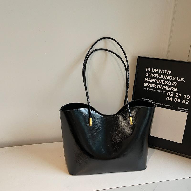 

Трендовый однотонный цвет, высококачественная текстура, повседневная сумка-тоут, женская универсальная мода большой вместимости, темперамент для поездок на работу, сумка через плечо для покупок чёрный