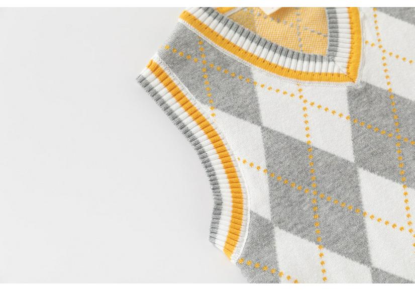 Tengyun Boys' Argyle Cartoon Knit Vest - Double Layer Cotton Yarn, School Style