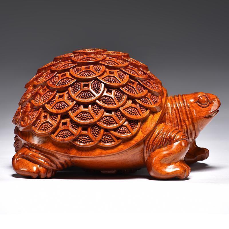 Geschnitztes Ebenholz-Ornament einer goldenen Schildkröte für die Feng Shui-Dekoration von Zuhause und Büro