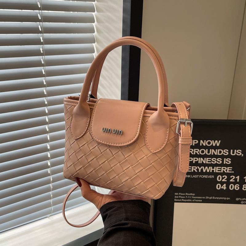 Fashion Bag Women's New Versatile Portable Shoulder Messenger Bag