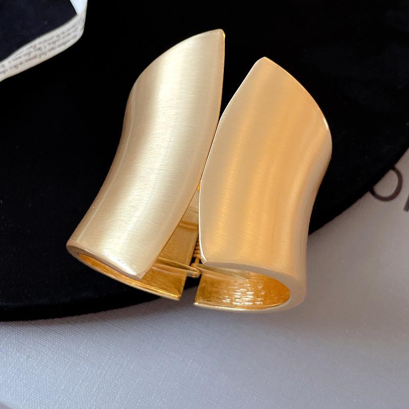 Vergoldetes Geometrisches Armreif - Minimalistisches Leichter Luxus Armband für Damen