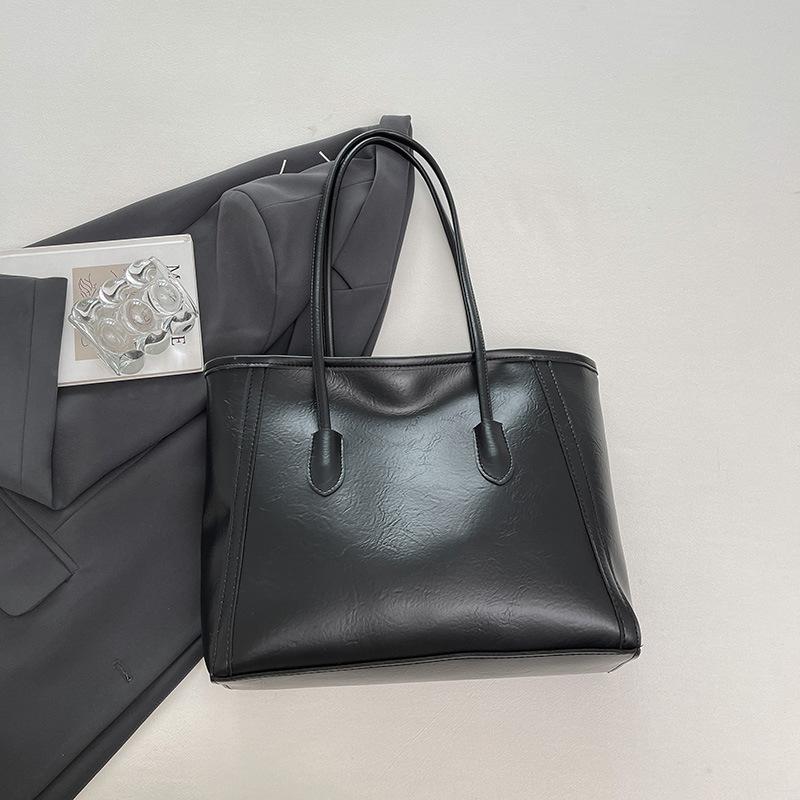 

Retro large-capacity bag women s bag new high-end versatile tote bag fashionable shoulder commuter bag
