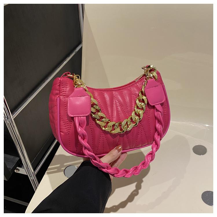 

2024 новая однотонная женская сумка с алмазной вышивкой нитью в иностранном стиле, повседневная универсальная сумка-цепочка на одно плечо под мышкой, маленькая квадратная женская сумка розы красного