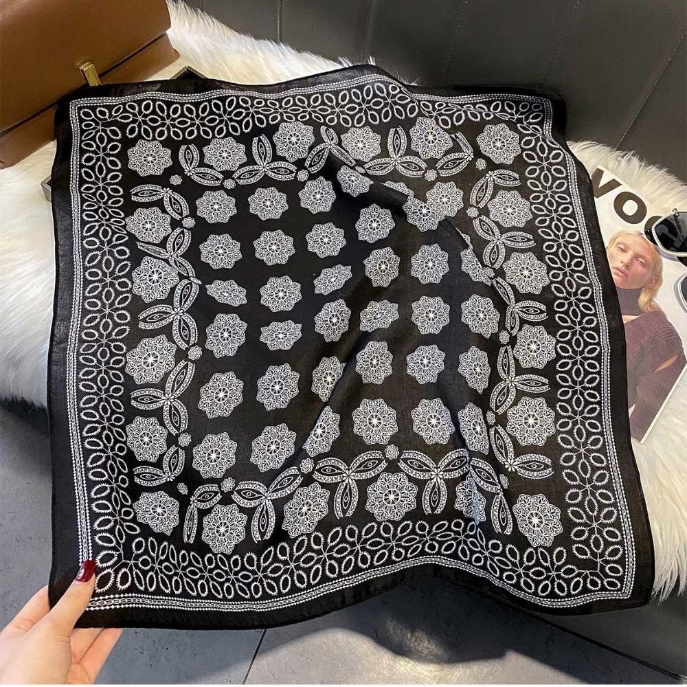 68Cm Black And White Floral Scarf Women'S Autumn And Winter Polyester Fiber Scarf Warm Sun Protection Neck Shawl Hijab