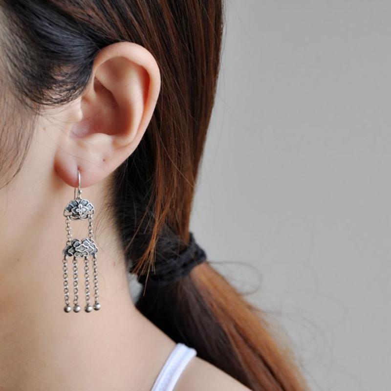 Boucles d'oreilles pendantes Vintage Thaïlandaises à pompons et motifs floraux pour femmes Style Chinois Unique Art Style Ethnique Bijoux pour Dames