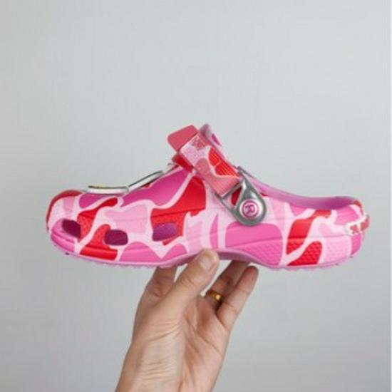 Unisex Rutschfeste Weichsohle Strandsandalen: Sommerliche coole flache Schuhe mit einzigartigem Lochmuster