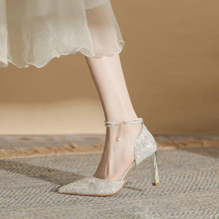 Baotou Hollow High Heels Damen Frühling und Herbst Feiner Absatz Spitz Pailletten Perlenkette Einzelne Schuhe Damen