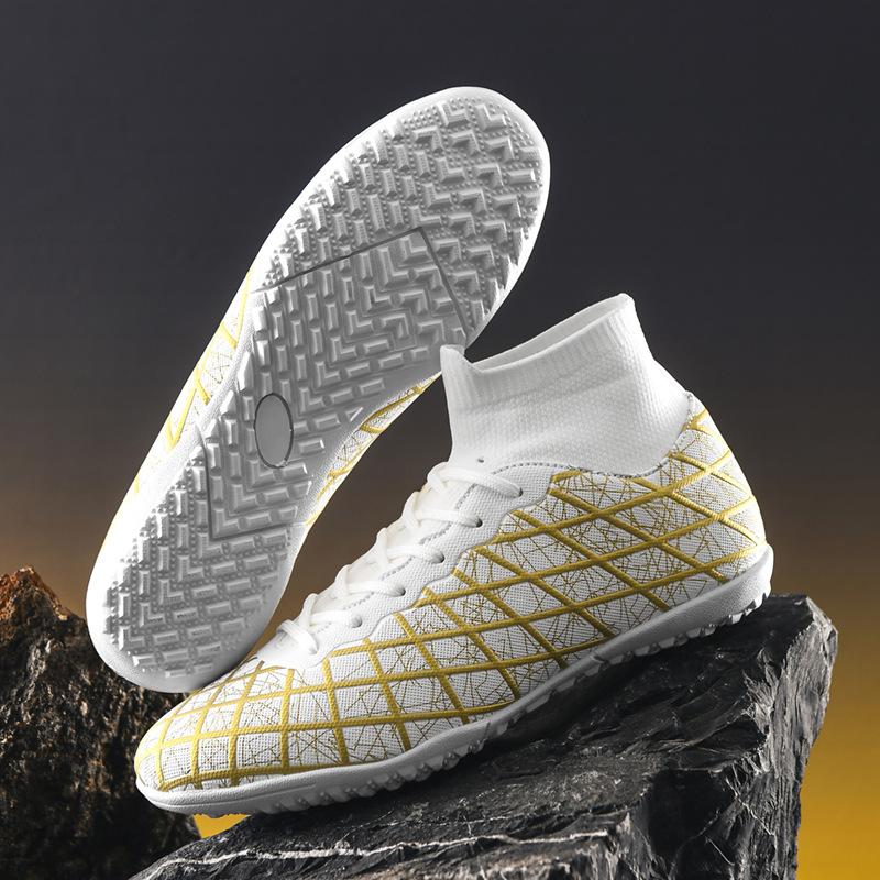 

Large size new football shoes long nails broken nails breathable student professional training non-slip competition shoes hot shoes 47