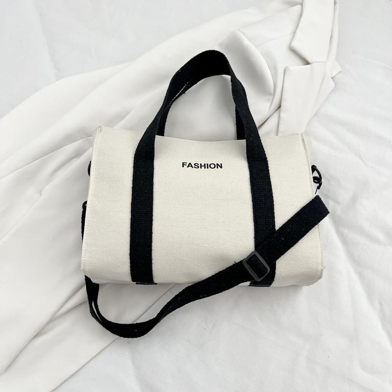 Trendy Large Capacity Shoulder Bag With Beautiful Design And Soft Fabric For Daily Fashion