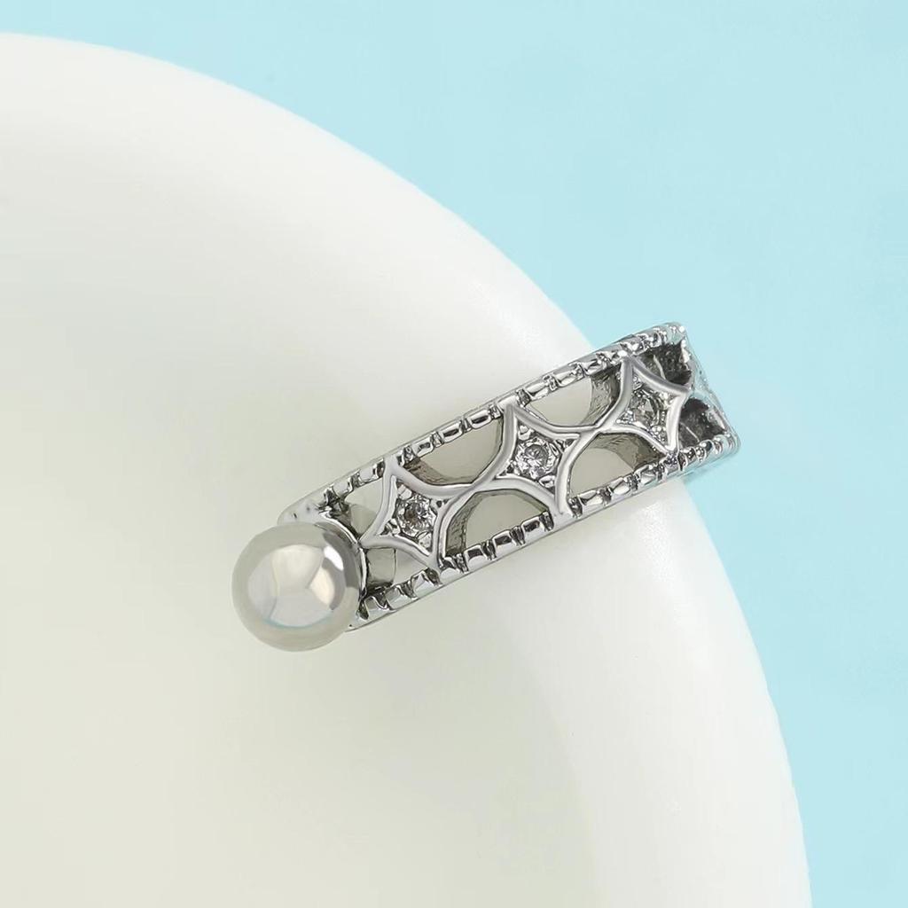 Heart Screw Earrings: Trendy Light Luxury Ear Bone and Buckle Studs for Women