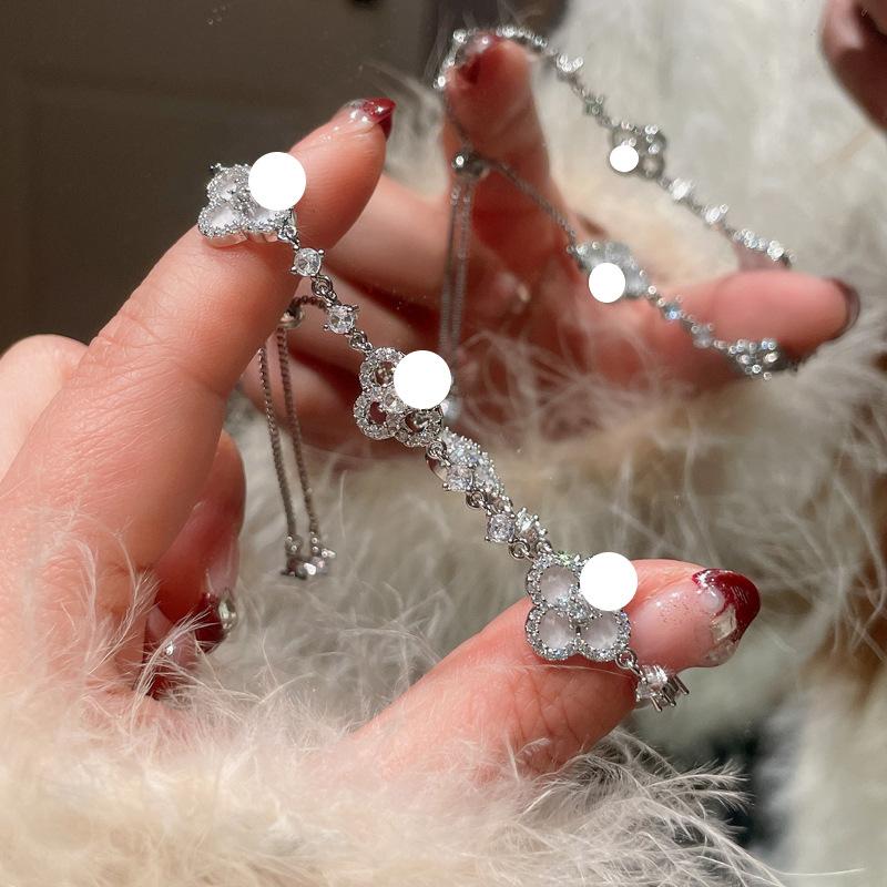 European and American Exquisite Zircon Love Bracelet Light Luxury High-end Temperament Versatile Niche Bracelet Fashion Personalized Jewelry Women