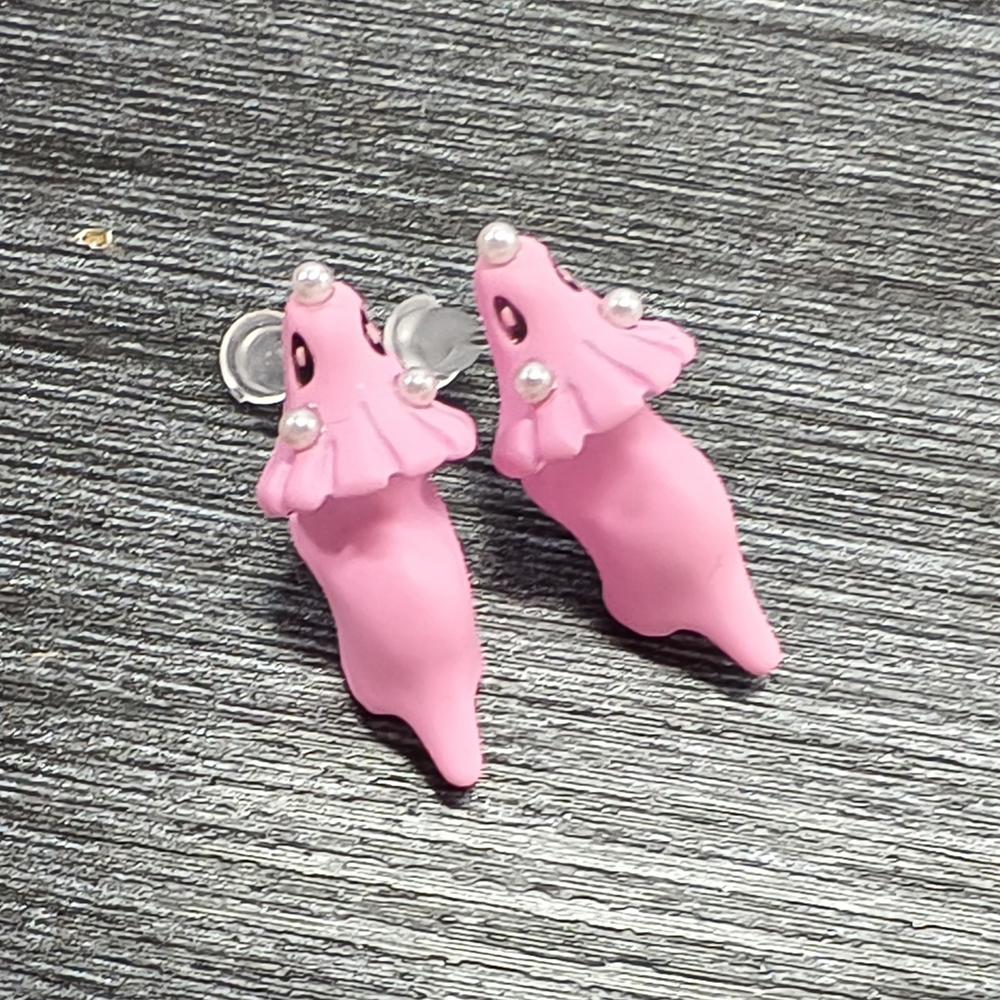 A pair of cute earrings, Mini cartoon animal earrings, There are thirteen styles for you to choose from here.