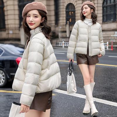 Leichte und kurze einfache Baumwoll-Steppjacke Damen Winter Neue Mode Rundhals Locker Warm Jacke