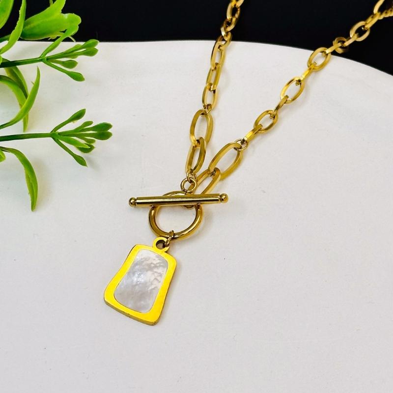 Modern White Shell Charm Necklace Titanium Steel OT Buckled Chain Comfortable Everyday Jewelry Accessory