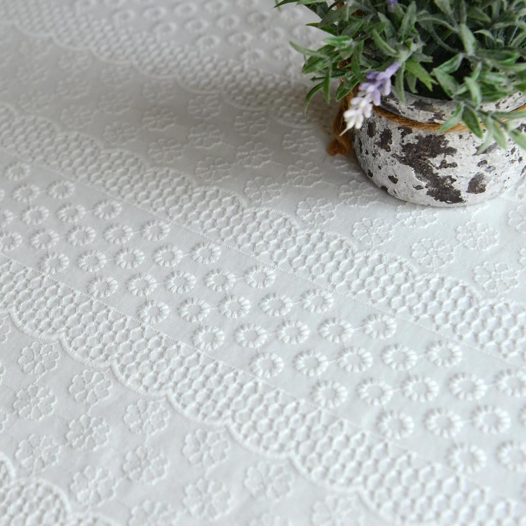 White Cotton Tablecloth Ruffled Lace Flower Embroidered Tablecloths, French Washable Table Cover for Kitchen Wedding Christmas