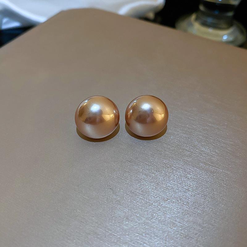 Silver needle zircon butterfly pearl earrings niche design light luxury stud earrings French high-end retro earrings wholesale